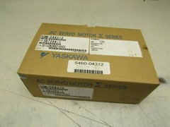 YASKAWA SGM-04A312 AC SERVO MOTOR 400W 200V 2.6A NEW IN BOX MAKE OFFER !!