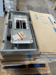 1-225 AMP 480V MAIN LUG PANELBOARD 18 SPACE 3PHASE 4 WIRE COMPLETE PANEL