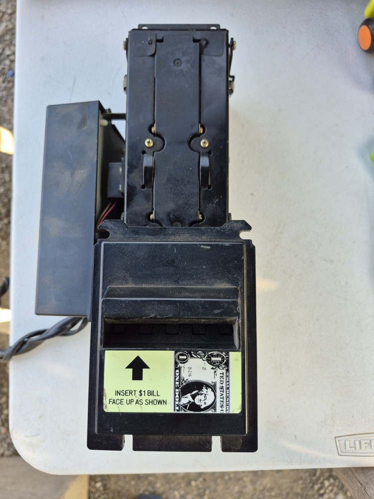 Maka Bill Validator