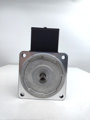 *** Oriental Motor 5IK40GN-ST2 Induction Motor 40W 200-220VAC 1300/1600RPM