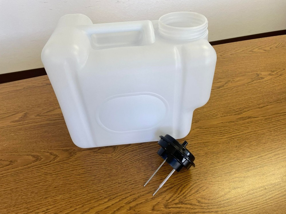 Plastic Water Tank (2.5 gallon)