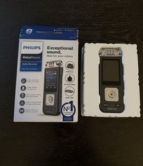 Philips VoiceTracer DVT7110 Handheld Digital Recorder 8GB USB MP3 Player