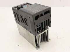 Mitsubishi Electric D700 FR-D720-042-W1 VFD AC Drive Inverter 3PH 200-240V 1HP