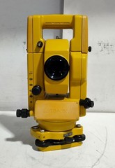 Topcon GTS-300 / GTS-304 7.2V DC Professional Electronic Survey Total Station