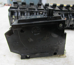 🙌10) GE 20 AMP BOLT ON CIRCUIT BREAKER 1 POLE 120/240 VAC THQB1120 LOT OF 10