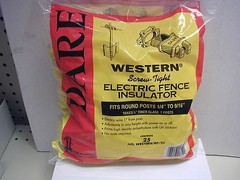 Dare – Western Electric Fence Insulators – For Fiberglass or Steel Posts – 25pk.