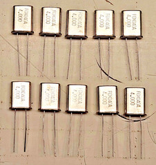 XTAL 4.000000 MHz Lot of (10) Crystal Oscillators NEW RARE VINTAGE Ham Military
