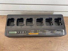 MOTOROLA IMPRES 2 RADIO 6 BANK CHARGING STATION PMPN4283A (WCP038499)