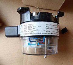 Brand new FISCHER DS21010A21BK0000 Differential Pressure Gauge DS21010A21BK0000