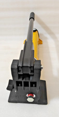 Enerpac P392 Two-Speed Hydraulic Hand Pump 700 Bar/ 10,000 PSI