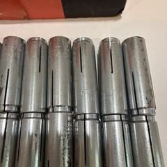 50/box Hilti 336427 HDI 1/2” Anchors Used
