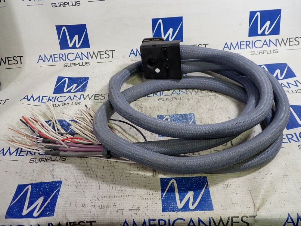 Telemechanique Schneider Electric 392876 Cable 70 Pin 1.5M Free Wires New Surp