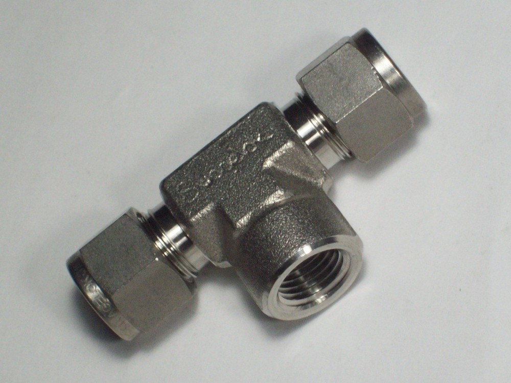 1- Swagelok Stainless Branch Tee, 3/8″ OD Tube x 1/4″ FNPT, SS-600-3TTF