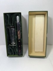 Eli Lilly 30mL/1oz Footed Graduated Beaker + Pharmacy Spatula Set, Boxed VTG