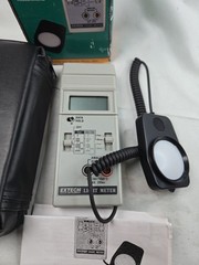 Extech 401025 Digital Light Meter 0-5000 Foot Candles W/ Box – Tested
