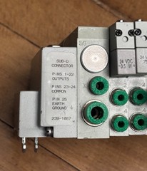 Numatics 239-1087 25 PIN SUB-D CONNECTOR SOLENOID VALVE MANIFOLD ASSEMBLY