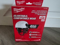 MILWAUKEE – 24dB EARMUFFS 48-73-3250 BOLT Adjustable Comfortable – NEW IN BOX