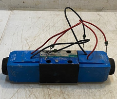 Eaton Vickers Hydraulic Solenoid Valve DG4V-3S-33C-M-KUP7-D2-G5-60-EN534