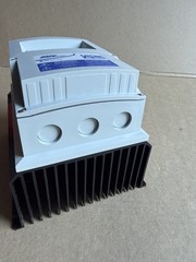 LENZE AC TECH ESV222N02YXC SMVECTOR VARIABLE FREQUENCY DRIVE VFD COMPACT CONTROL