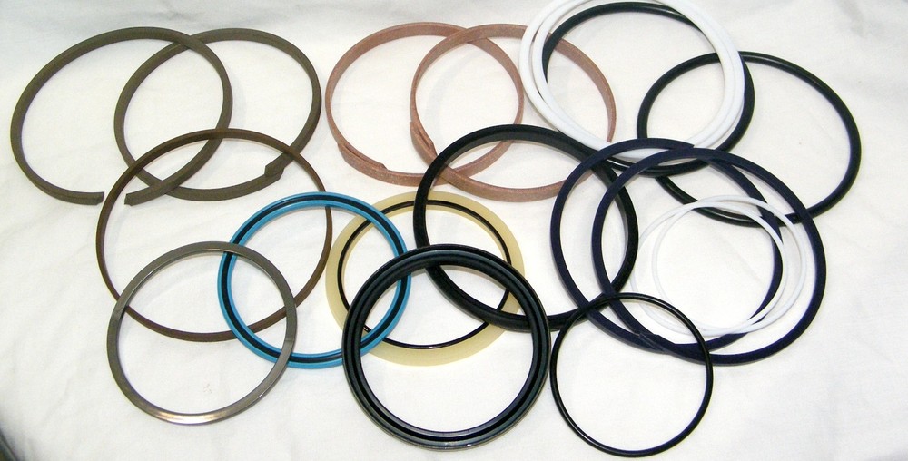 Arm Cylinder Seal Kit 31Y1-03711 for Hyundai Excavator R130LC-3 R130W-3