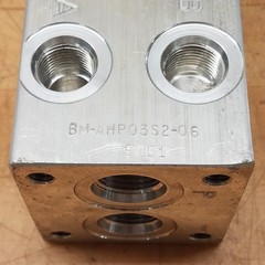 Magnaloy BM-AHP03S2-06 In-Line Bar Manifold, 6 Station, SAE O’Ring Ports – USED