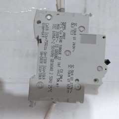 Schneider Electric 24111 circuit breaker 2A 277V 65V C60 MULTI 9 24111