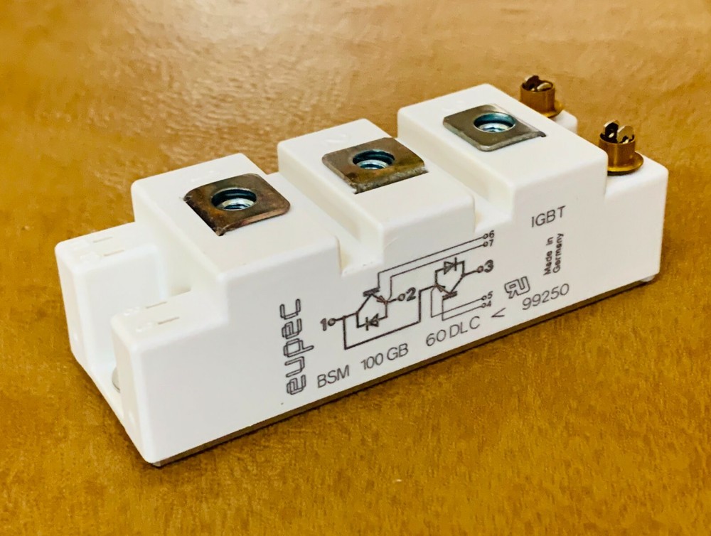 INFINEON / EUPEC BSM 100GB60DLC 600 V, 100 A dual IGBT module (Lot of 10 pcs)