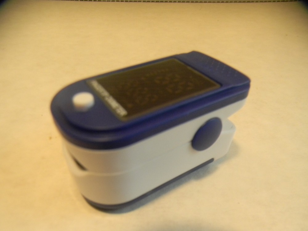 PULSE LK87 FINGERTIP OXIMETER *NIB