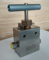 Aminco Stainless Valve 30,000 psi 44-13106 1/4 inch connection