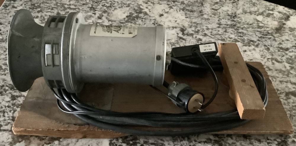 Archer 120 VAC SIREN ALARM No. 278-497 with Foot Pedal – Mounted on Wood – Works