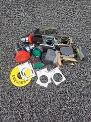 Schneider ZBV-G3, ZBE-102, ZBE-101 Monetary, E Stop, Turn, Indicator Lot of 6