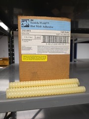3M Hot Melt Adhesive 3762LM Q, 3762LMQ 3762 LM White Amber, 5/8 in x 8 in, 11 lb