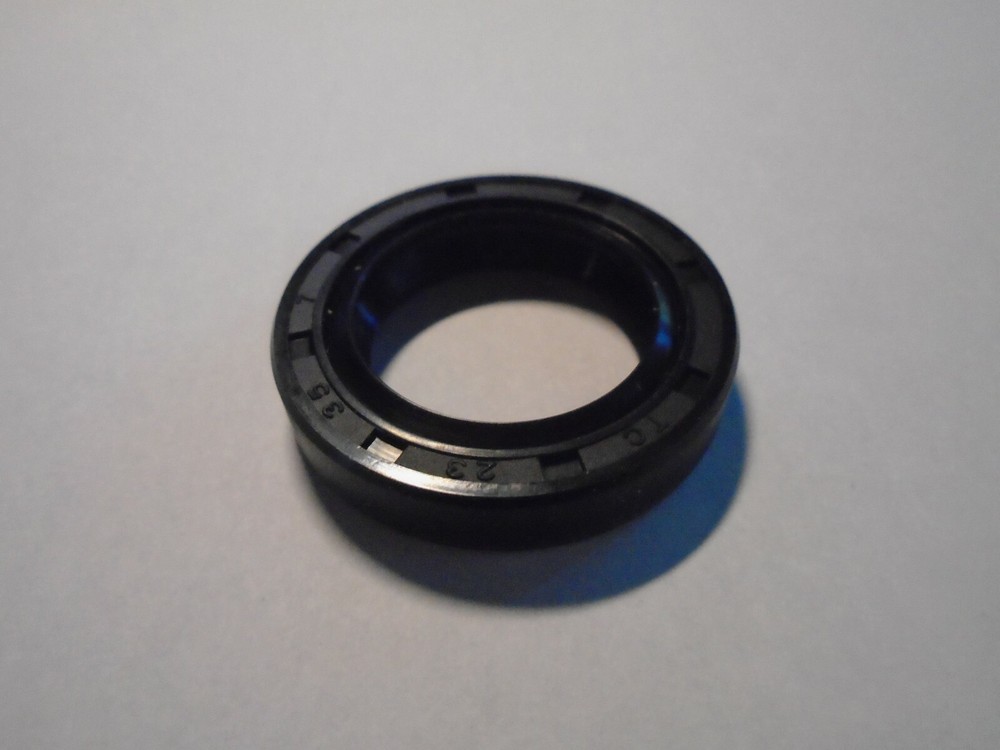 TC 23X35X7 DOUBLE LIPS METRIC OIL / DUST SEAL 23mm X 35mm X 7mm WITH SPRING