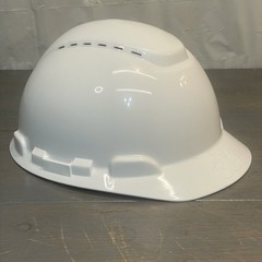 3M White Vented Hard Hat No straps Type 1 Class C (see photos)