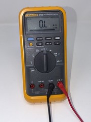 Fluke 87 III True RMS Digital Multimeter Tested & Working w/ OEM Leads