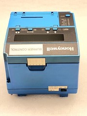 Honeywell RM7895C1012 Burner Control Unit/ Honeywell S7800A 1142 Display