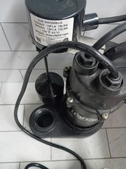 Everbilt HDSP25V 1/4 HP Aluminum Submersible Sump Pump Vertical Switch,, Used