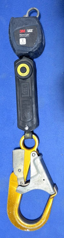 3M DBI-SALA Nano-Lok 3100548 Personal Self-Retracting Lifeline 4ft