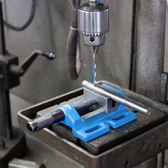 Groz 35120 3″ Uni-Grip Drill Press Vise, Blue, Powder Coated 3.3/16″ Jaw Width