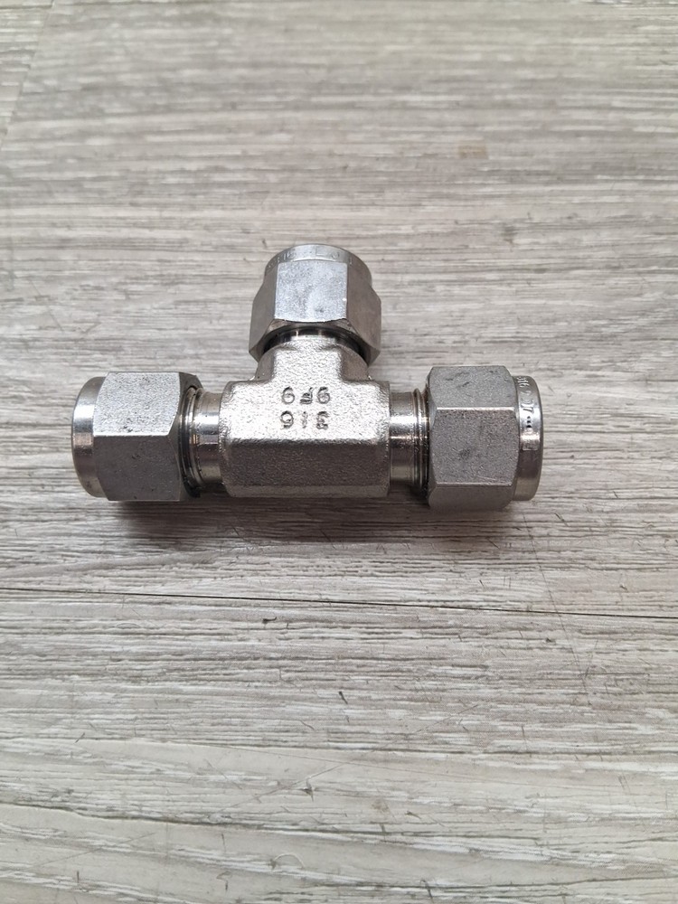 Swagelok 3/8″ Stainless Steel Fitting Tee SS-600-3 (Shelf Wear New)