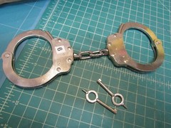1 set – Peerless Model 700C Standard Nickel Handcuff Cuffs New out of Box