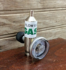 GASCO Gas Cylinder Flow 0.25 SLPM Gas Regulator Gauge 0-1500 PSI Healthcare