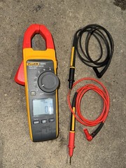 Fluke 902FC True-RMS HVAC Clamp Meter With Leads No Case