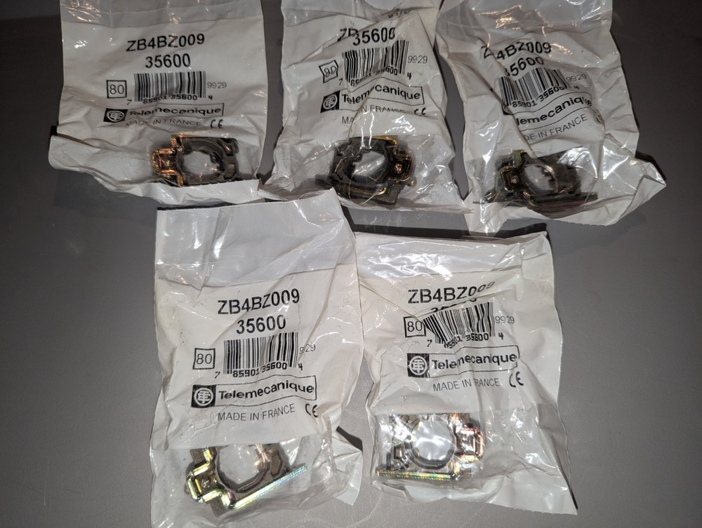 NEW LOT OF 5 TELEMECANIQUE ZB4BZ009 LATCHES 35600