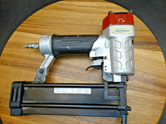 Northern Industrial 18 Gauge Model No. 123001 Finish Air Nailer 3/4″ to 2″