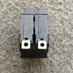 Siemens B220 Circuit Breaker 20A 2Pole 120/240VAC 10KAIC Bolt On Panel Mount