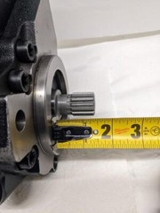 DANFOSS M46-20954 HYDRAULIC PUMP W/ DAMAGED PRESSURE CONTROL PILOT NEW H1