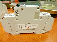 👀 NEW SCHNEIDER ELECTRIC 2 AMP CIRCUIT BREAKER 1 POLE 240 VAC 60120