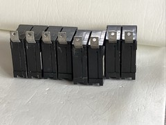 ITE Siemens B220 Circuit Breaker 20A 2Pole 120/240VAC 10KAIC Bolt On Panel Mount