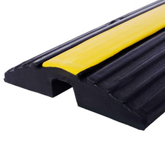 Cable Protector Ramp Rubber Speed Bumps 6600 Lbs. Load Capacity for Asphalt Conc